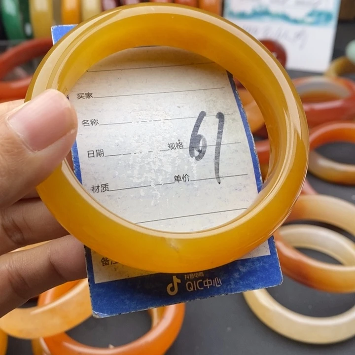 未镶嵌手镯石英质玉