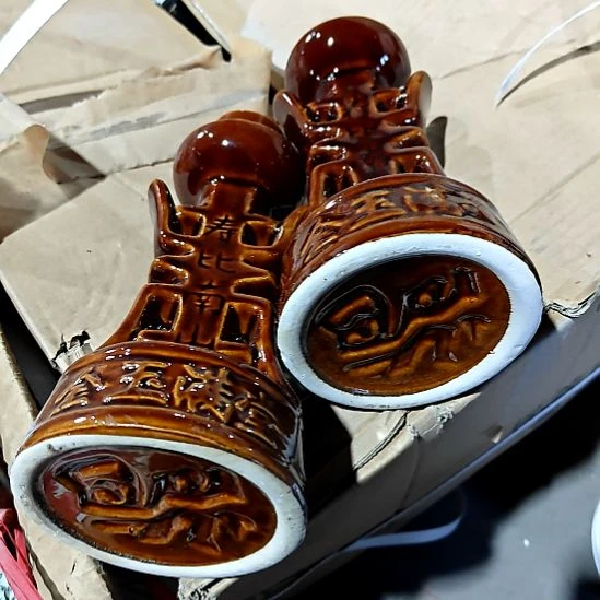 摆件盘子碗茶壶啥都有