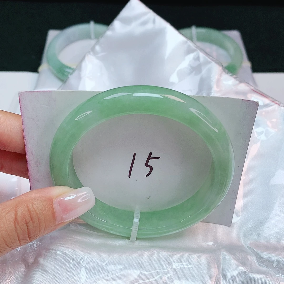 翡翠未镶嵌手镯 正圈57+