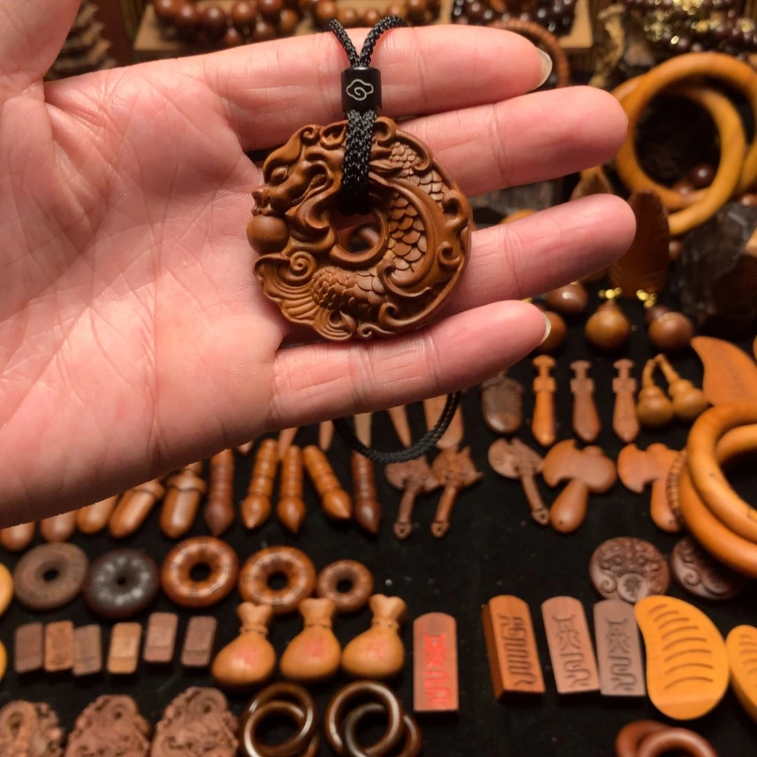 枣木挪*枣木鱼化龙脖挂一物一拍