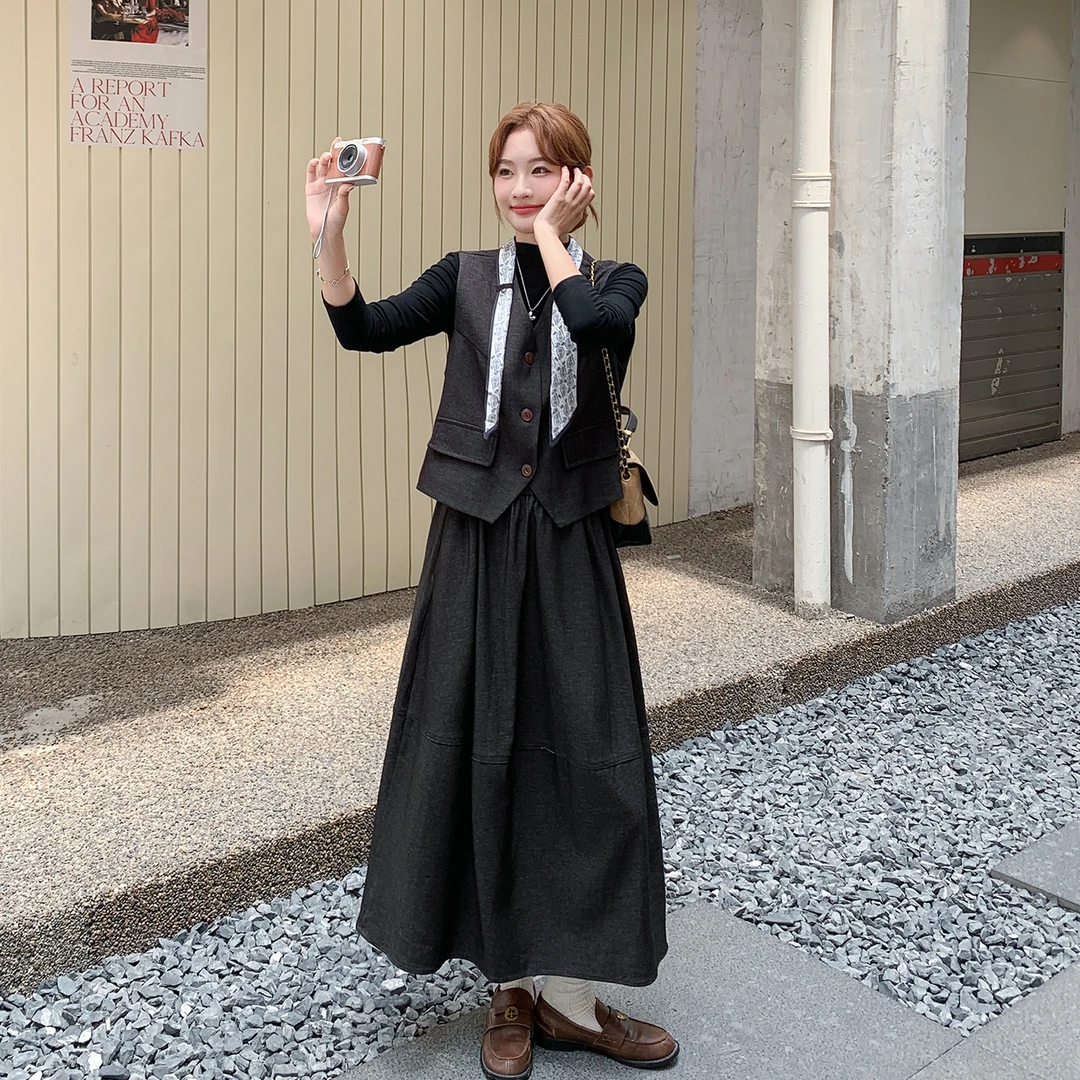 法式复古轻熟大方马甲半身裙套装2025秋新款松弛感纯欲慵懒三件套