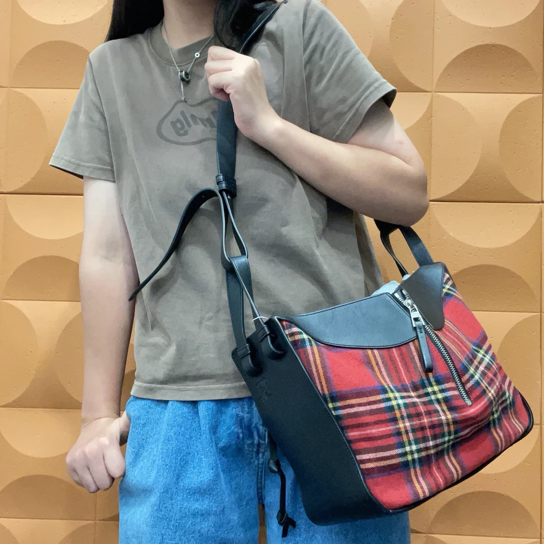 95新 LOEWE/罗意威 【胖】47PP03 暗红格纹吊床斜挎包