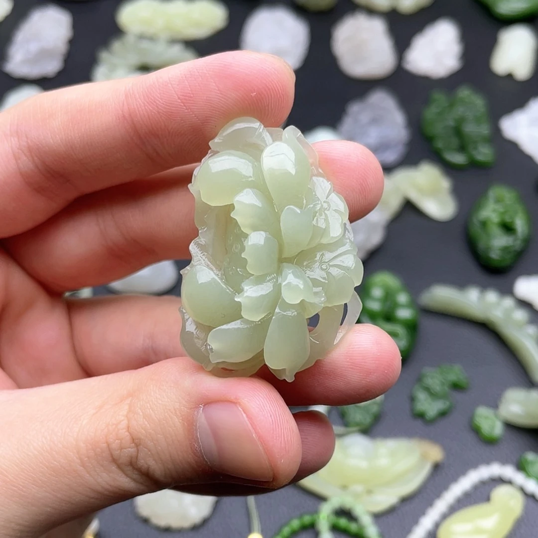 【闪购商品】颈饰未镶嵌和田玉