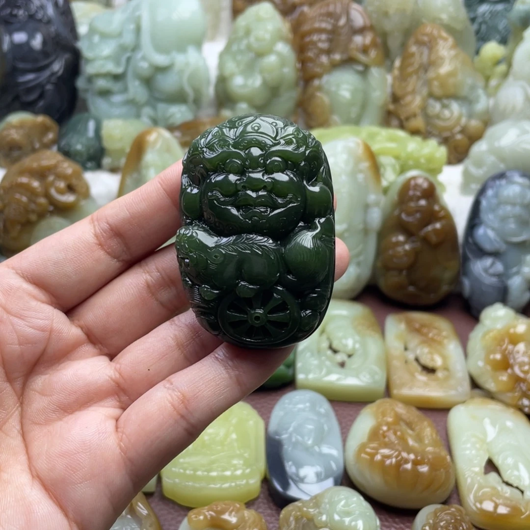 颈饰未镶嵌和田玉