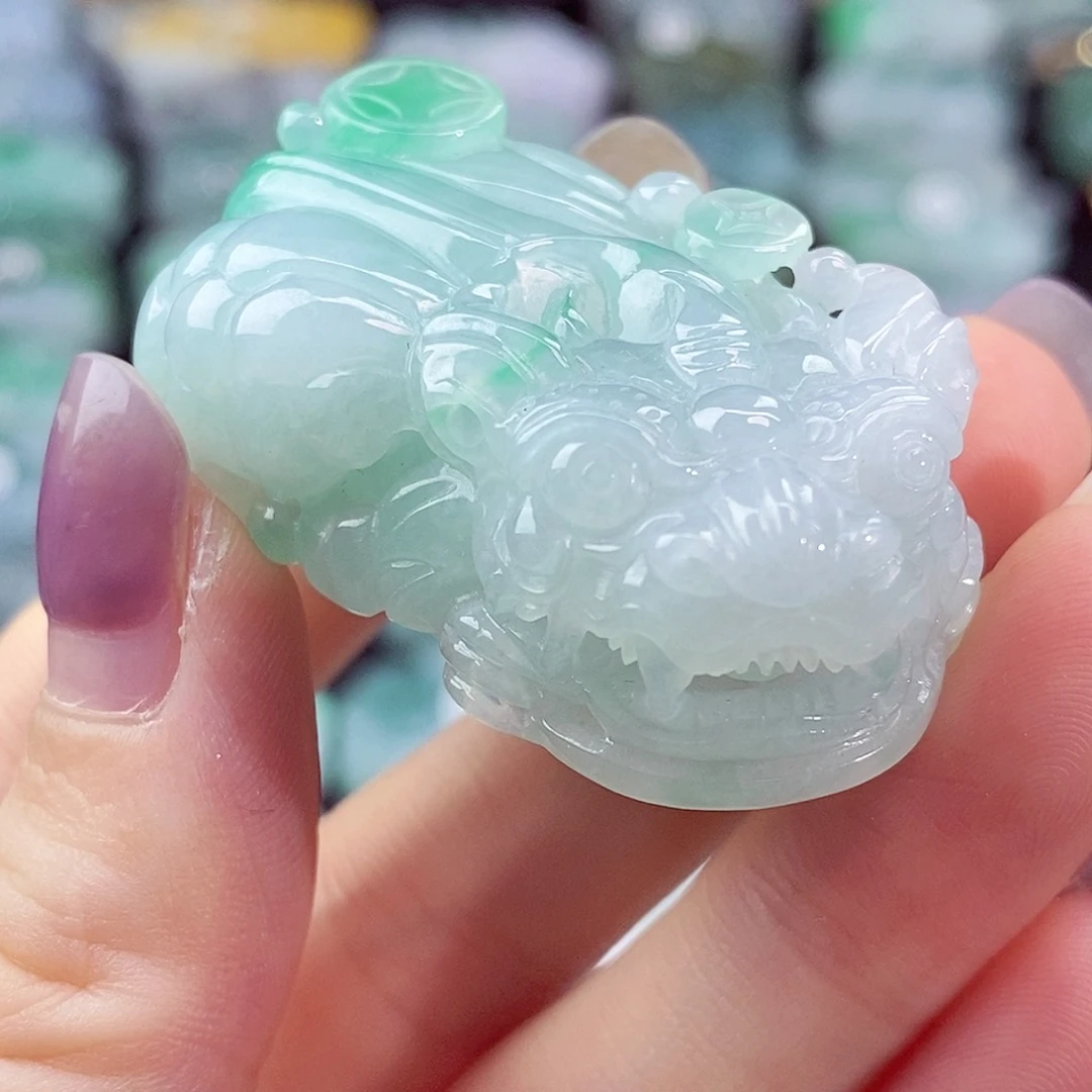 颈饰未镶嵌翡翠天然