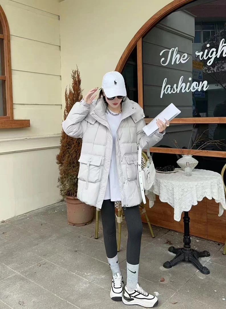 冬季2024新款高端气质宽松连帽加厚保暖短外套