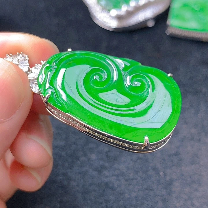 翡翠未镶嵌颈饰翡翠