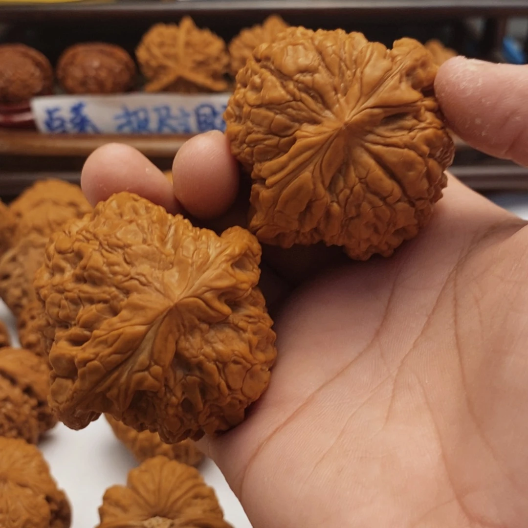 文玩核桃吊坠53尺龙鼎