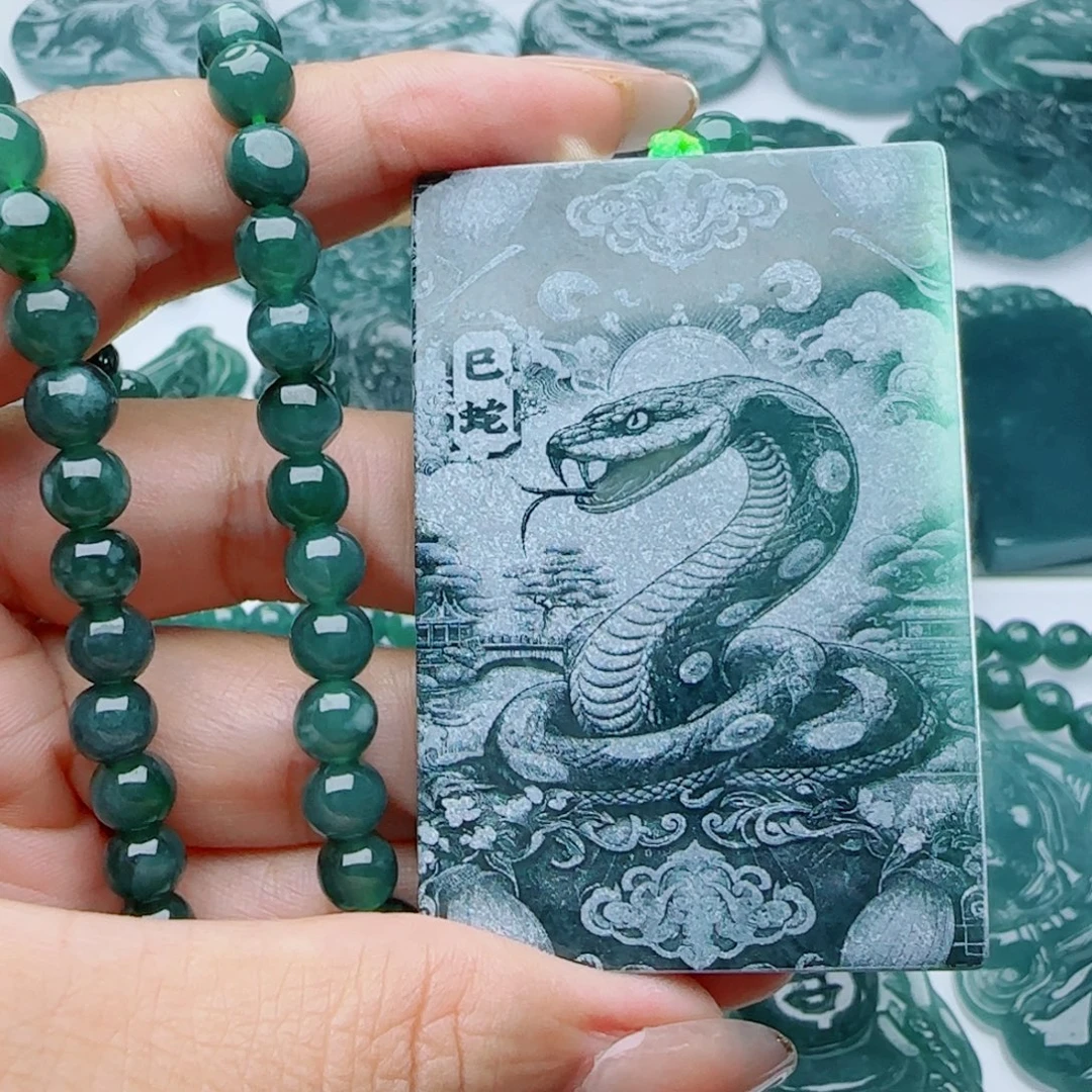 颈饰未镶嵌翡翠多样性发货天然的A货翡翠