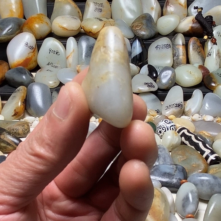 和田玉未镶嵌颈饰吊坠