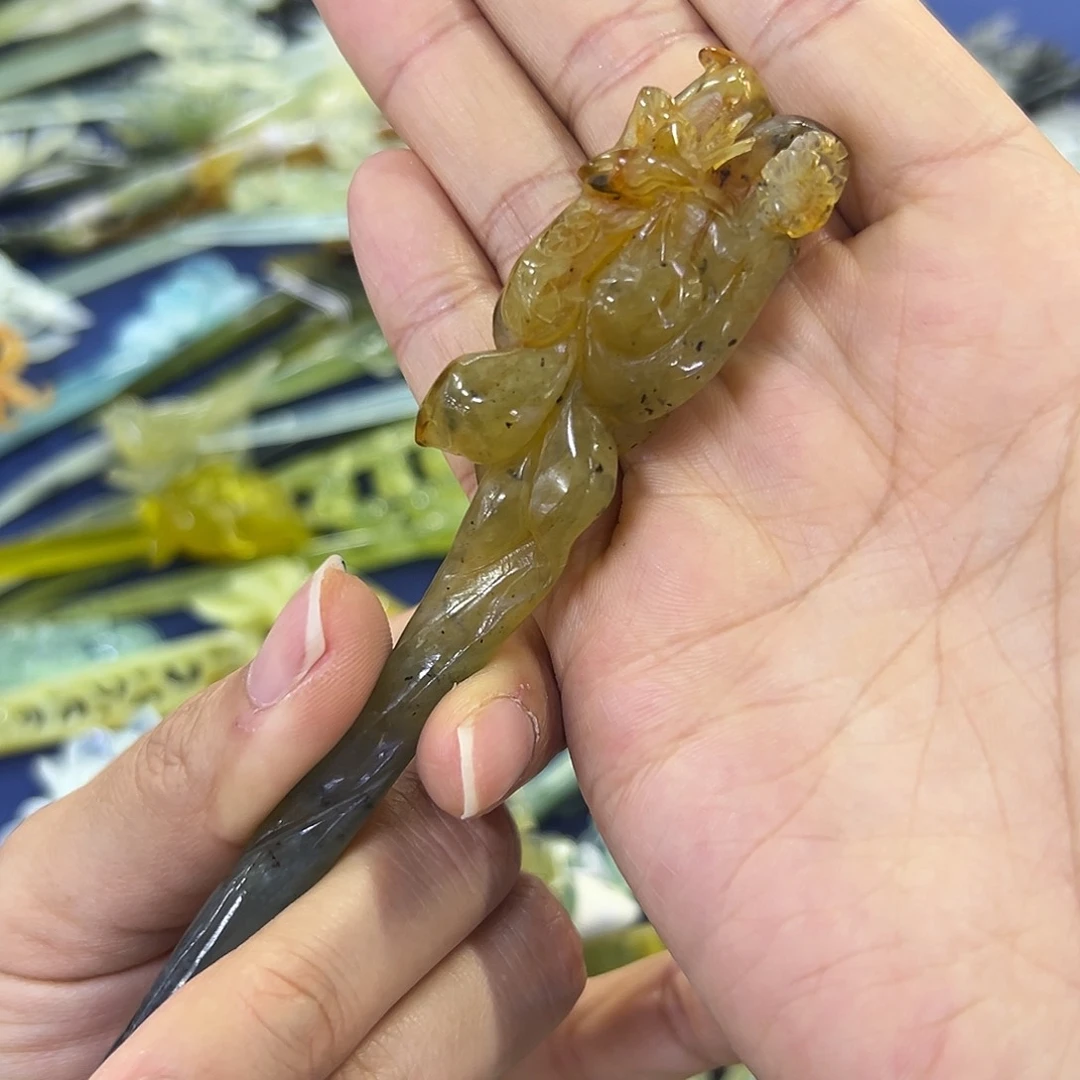 蛇纹石玉未镶嵌狐狸