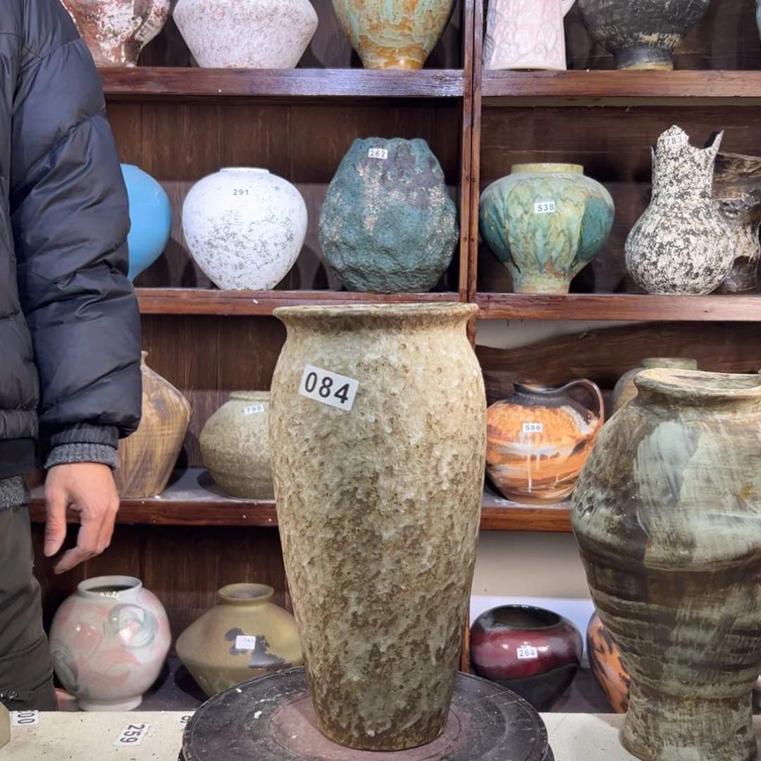 摆件84华庭街上釉面了？