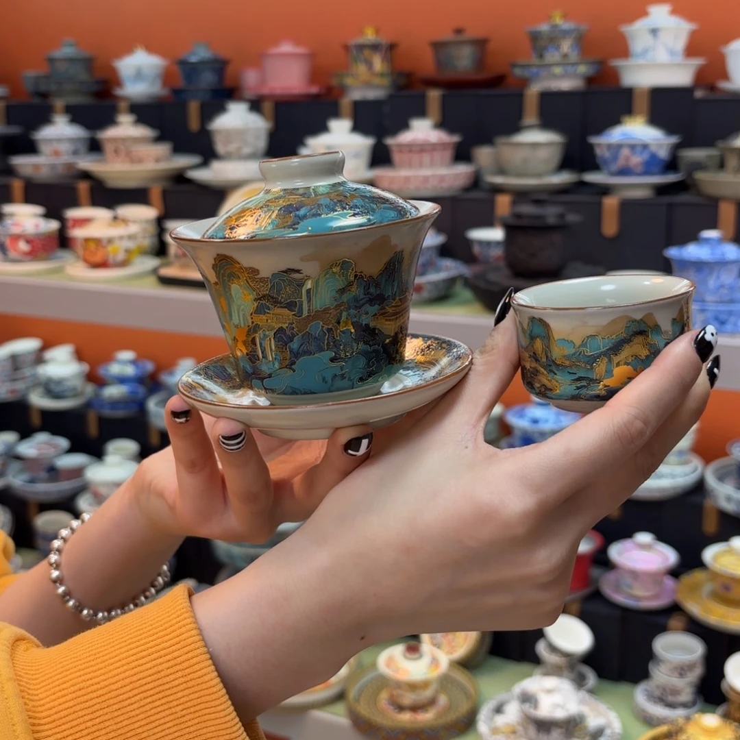 悬停车辆和车尾车进行