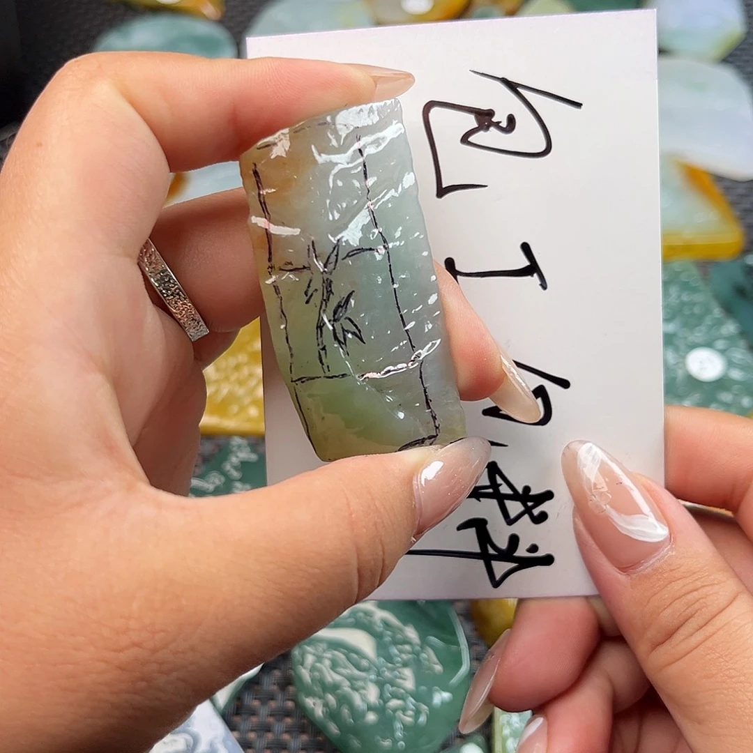 定制翡翠未镶嵌小挂件