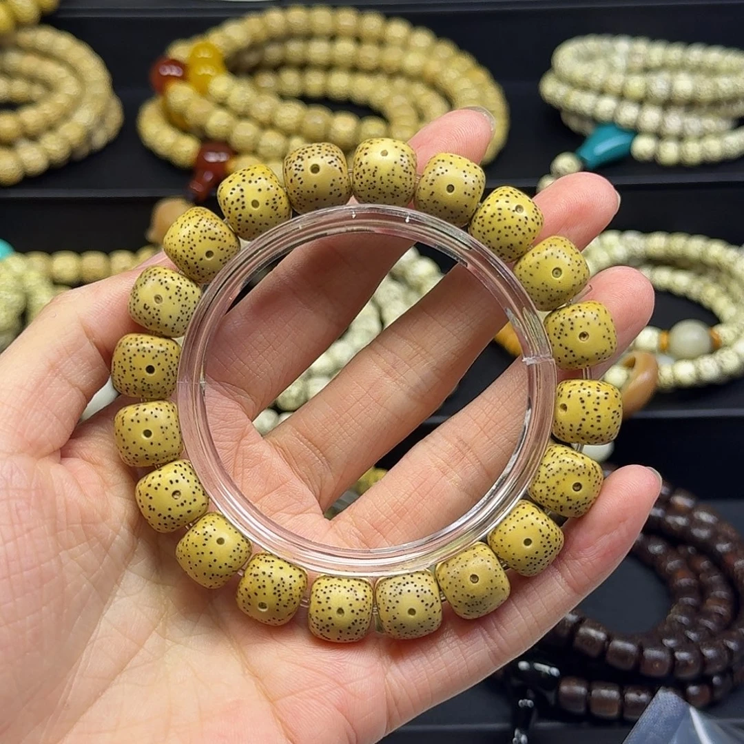 㞢***卄吊坠星月菩提鸡油黄12*11单圈