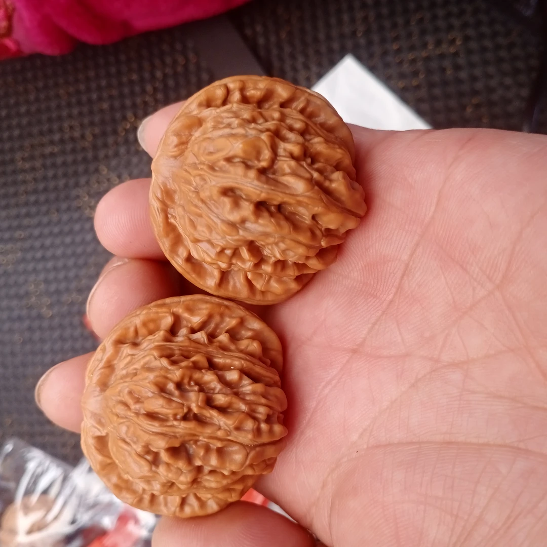 原生态文玩核桃四座楼狮子头手捻把玩白狮子南疆石手玩精品大粗筋