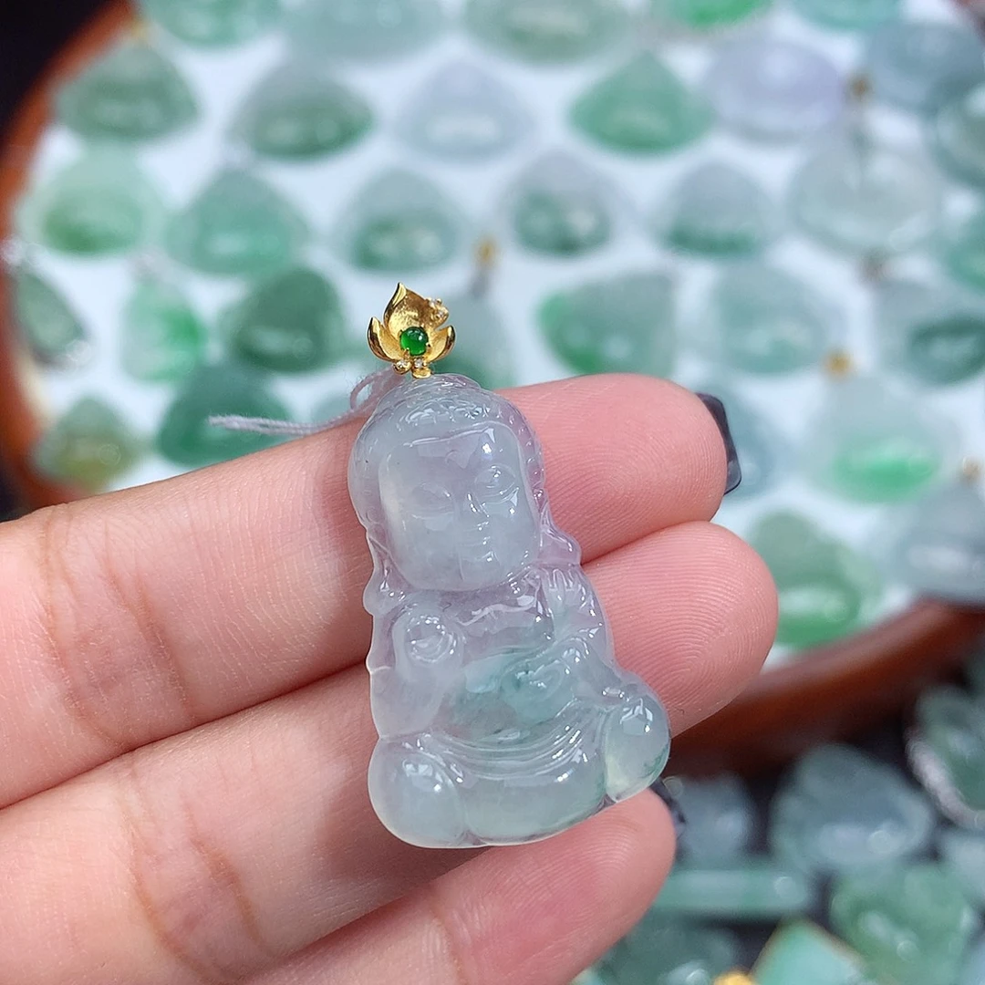 翡翠未镶嵌颈饰佛公