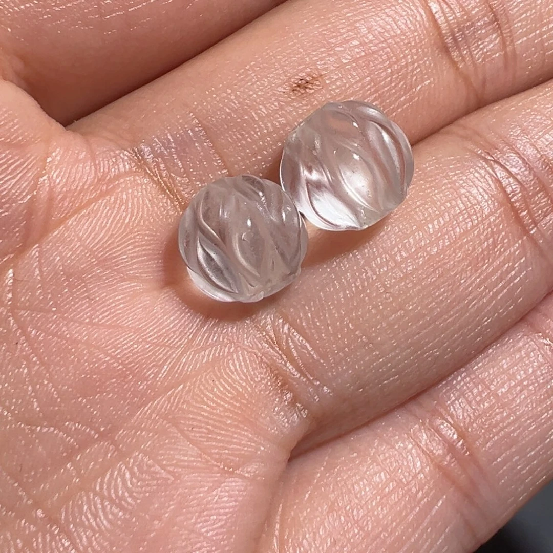 颈饰未镶嵌水晶各种各样的