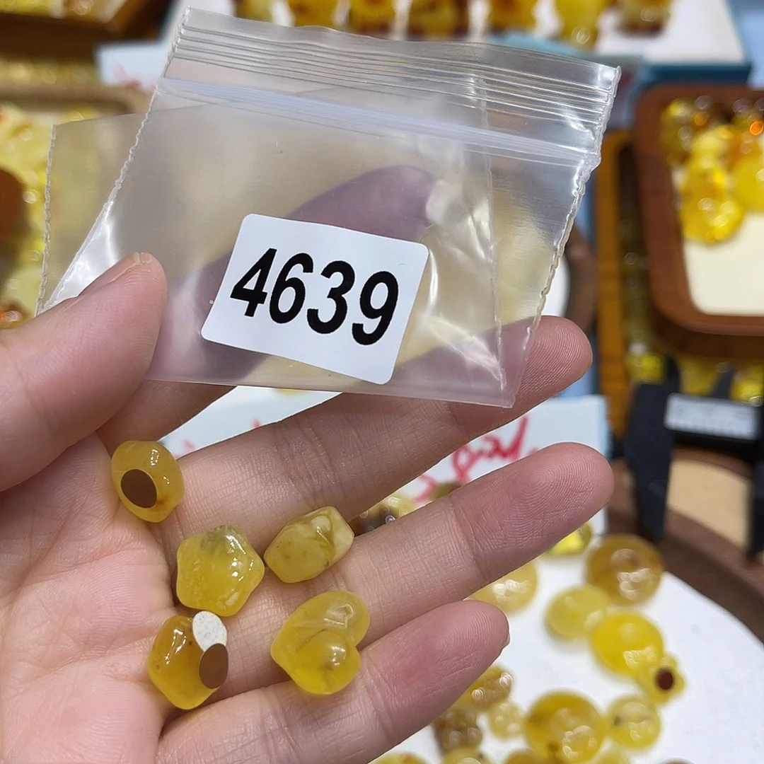 琥珀未镶嵌珠宝奇石