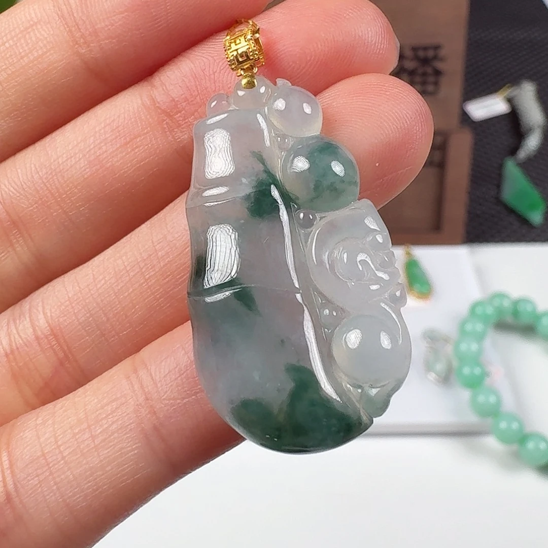 翡翠18K金镶嵌颈饰