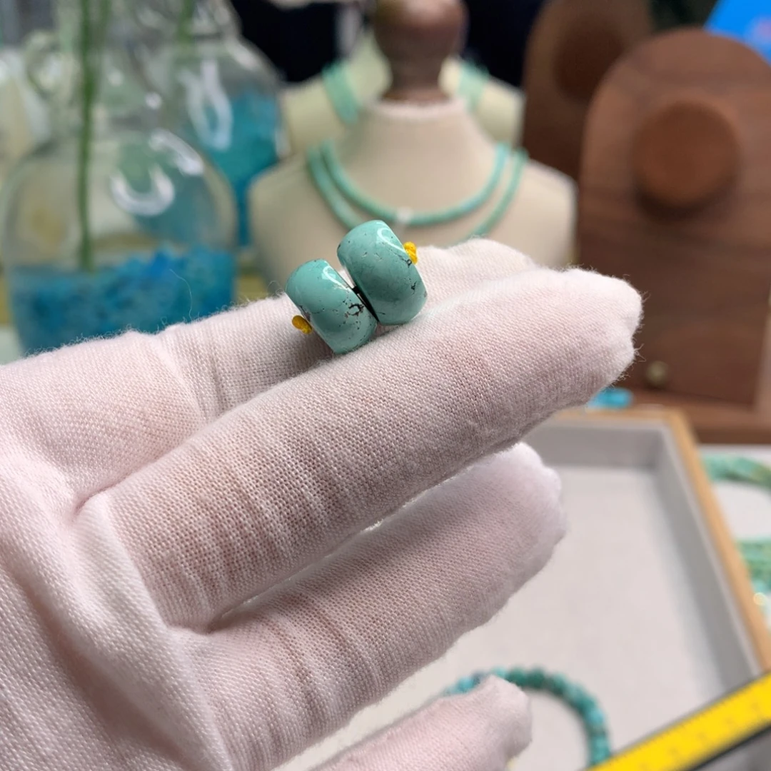 绿松石未镶嵌饰品