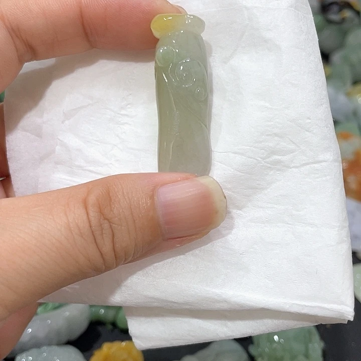 颈饰未镶嵌翡翠天