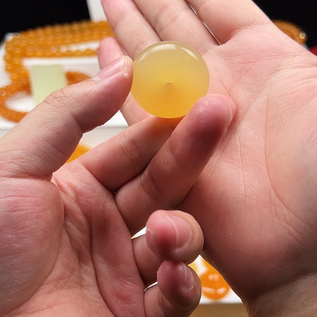 石英质玉（缅黄）未镶嵌吊坠(赠链)