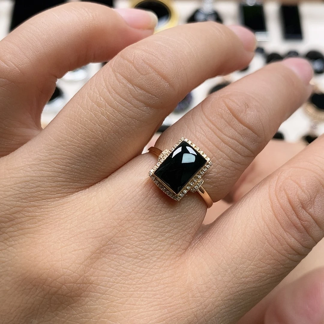 翡翠18K金镶嵌戒指