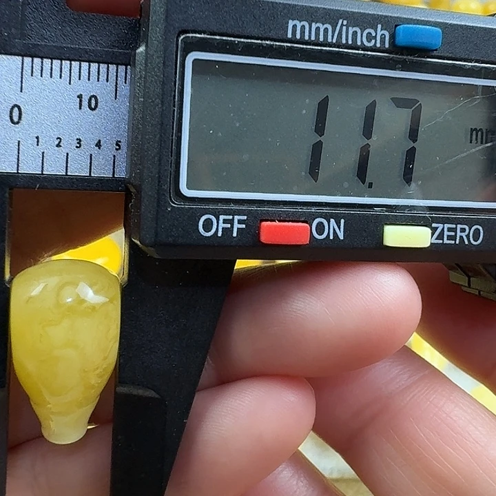 蜜蜡未镶嵌裸石13杂