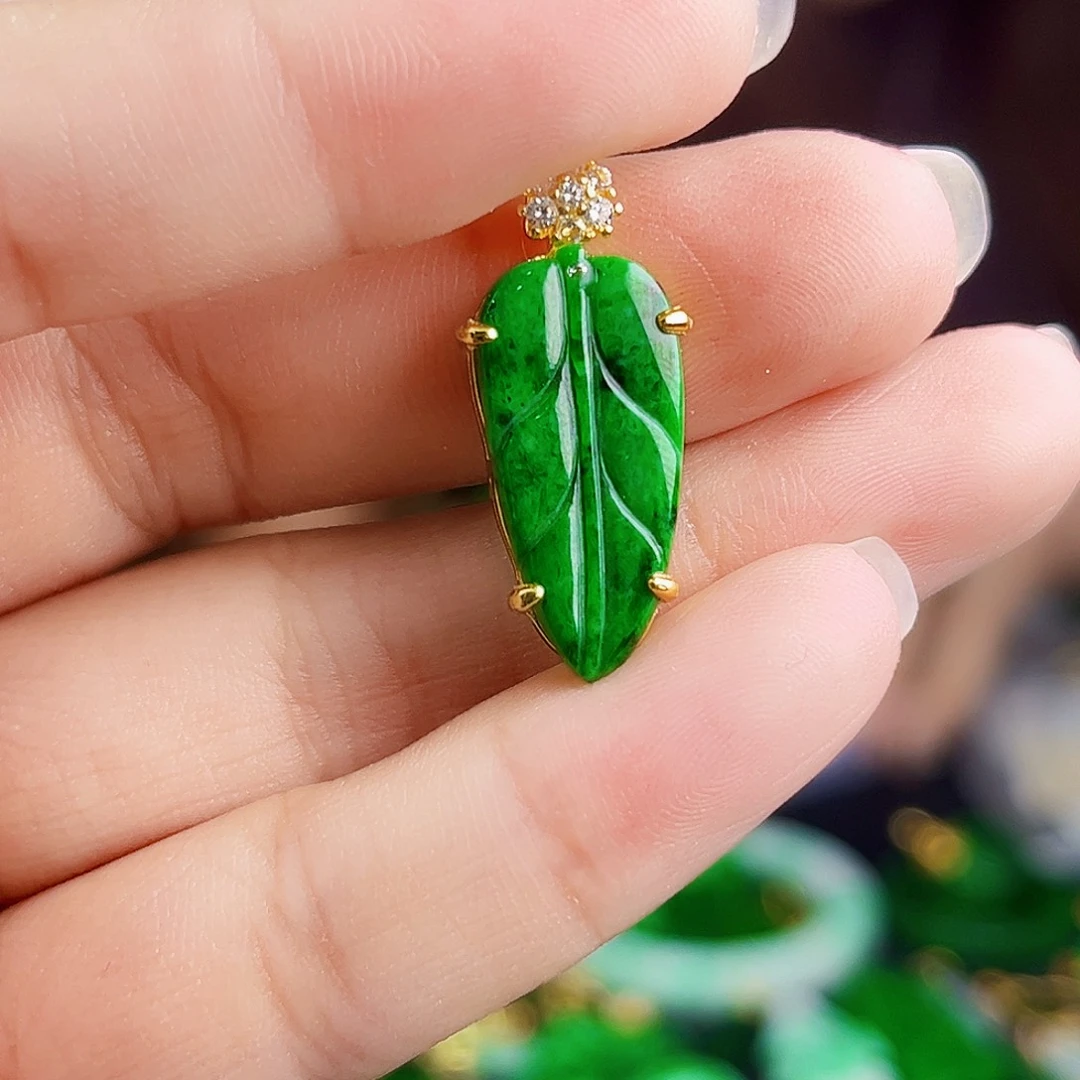 颈饰银S925镶嵌翡翠多样性