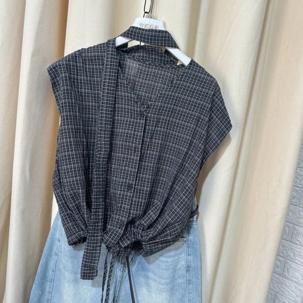 无袖时尚挂脖上衣