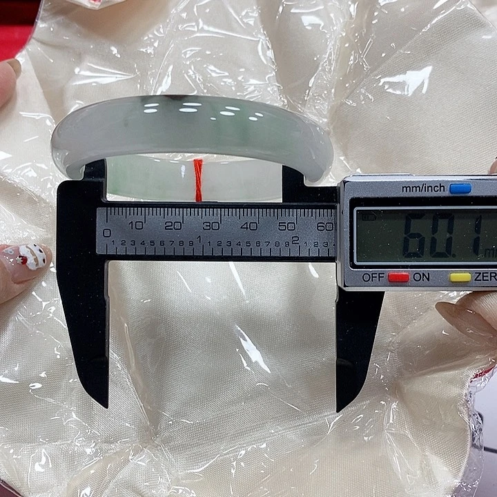 翡翠手镯未镶嵌171