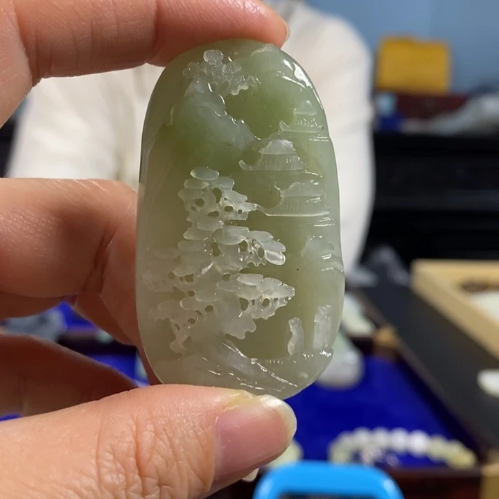 古***月和田玉未镶嵌颈饰