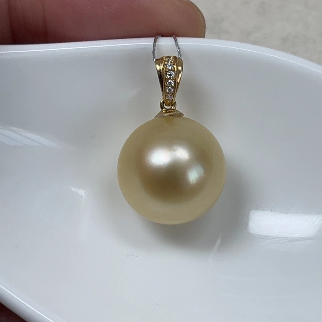 18K金镶嵌海水珍珠颈饰13.5mm
