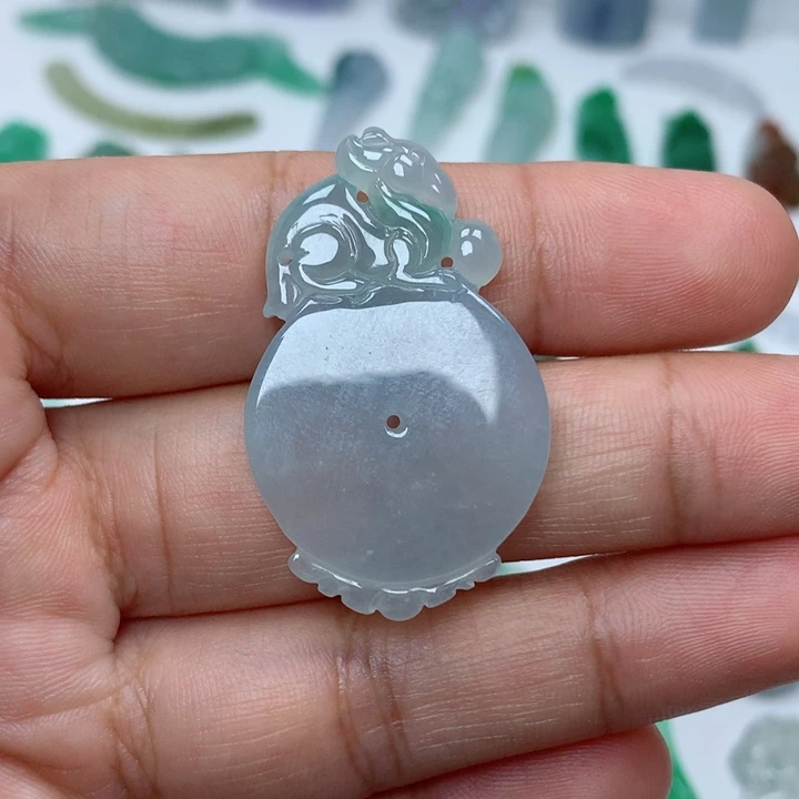 吊坠(不含链)未镶嵌翡翠