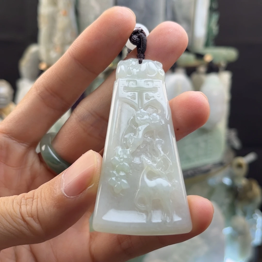 翡翠未镶嵌颈饰一鹿有你