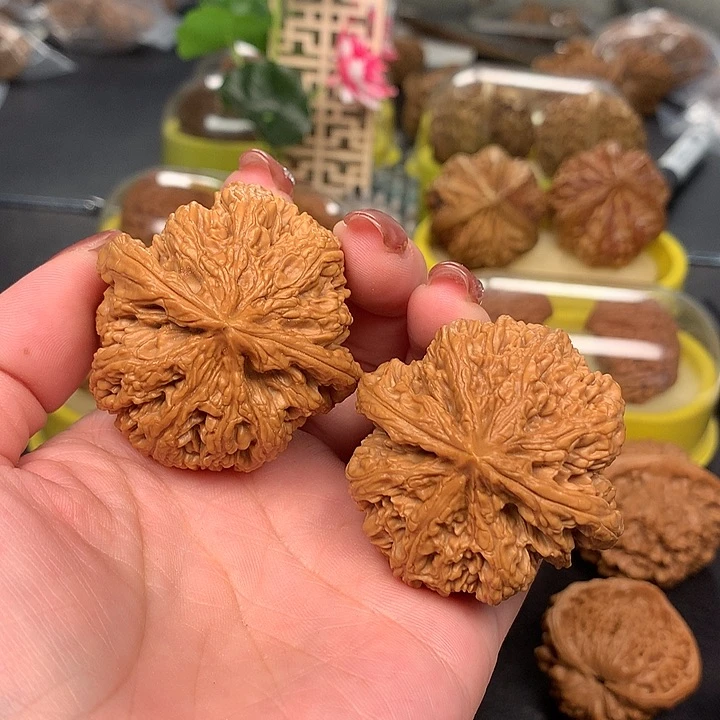 文玩核桃吊坠R****?45➕粗筋