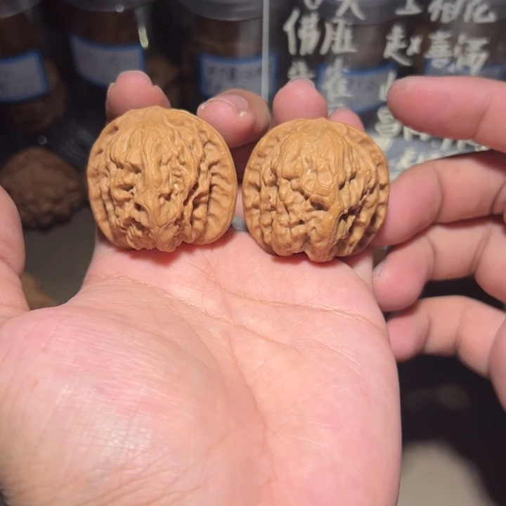 文玩核桃吊坠38昌闷野狼