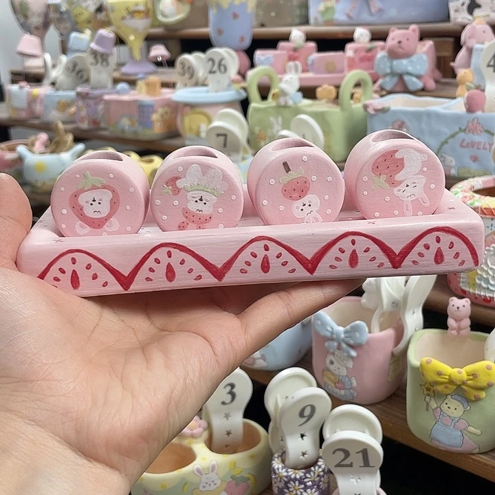 粉色花盆一套手绘