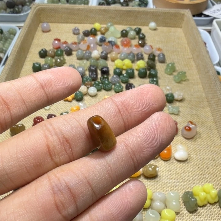 和田玉未镶嵌珠宝奇石