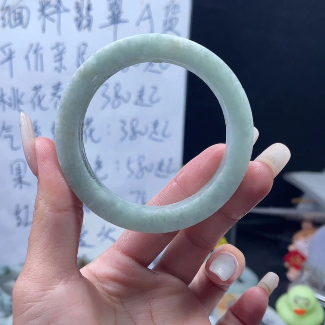 定制翡翠未镶嵌手镯