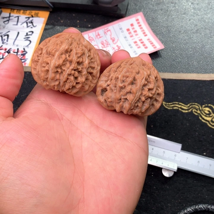 文玩核桃把件12号45全品平谷楼，收藏！