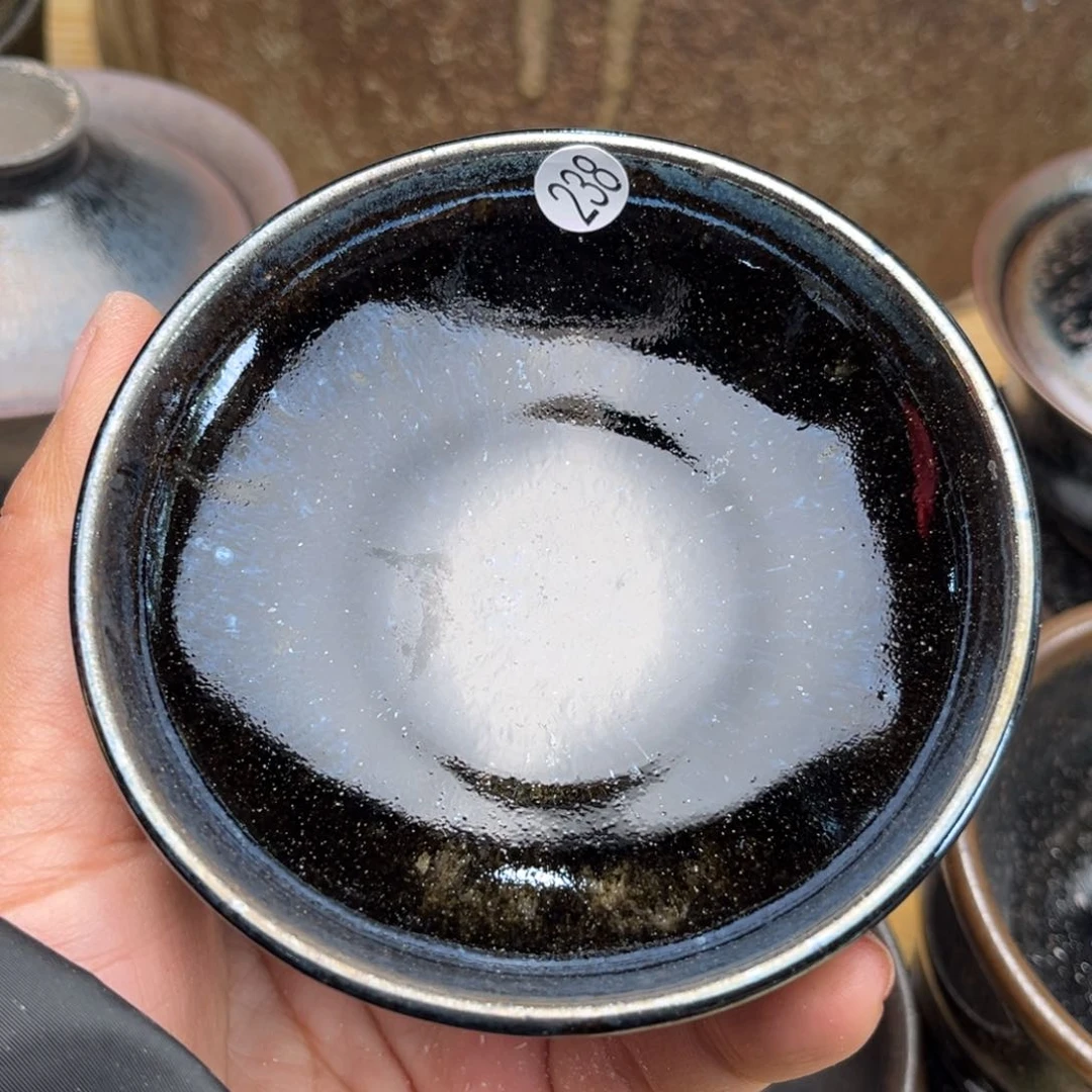 茶盏义兴龙窑坚持真柴烧落灰烧