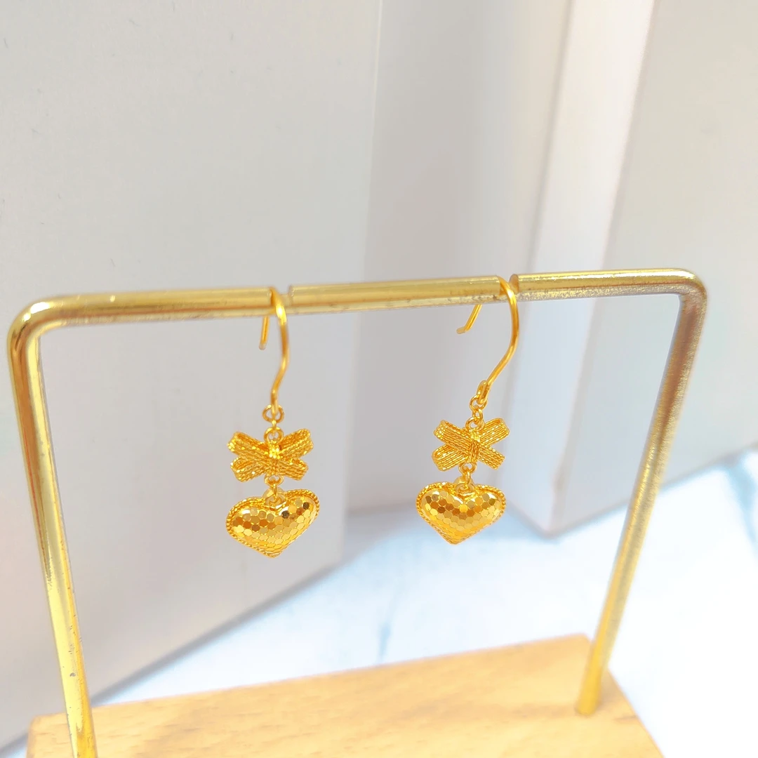 足金999鱼鳞纹爱心耳钩