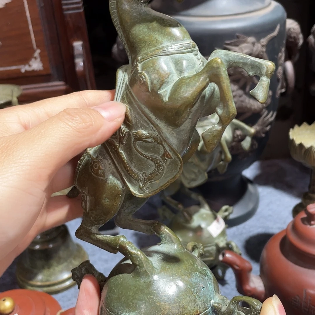 仁***材有机玻璃摆件。小物件一对