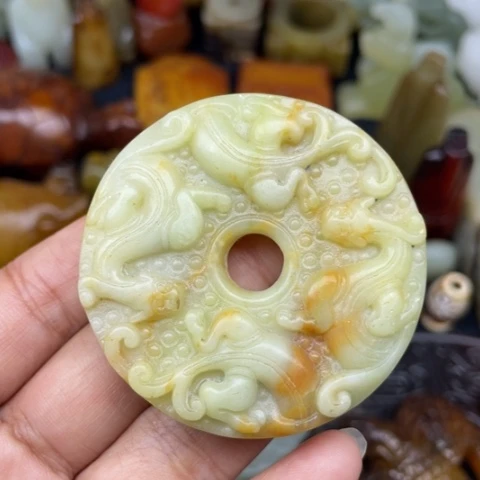 蛇纹石玉未镶嵌颈饰49