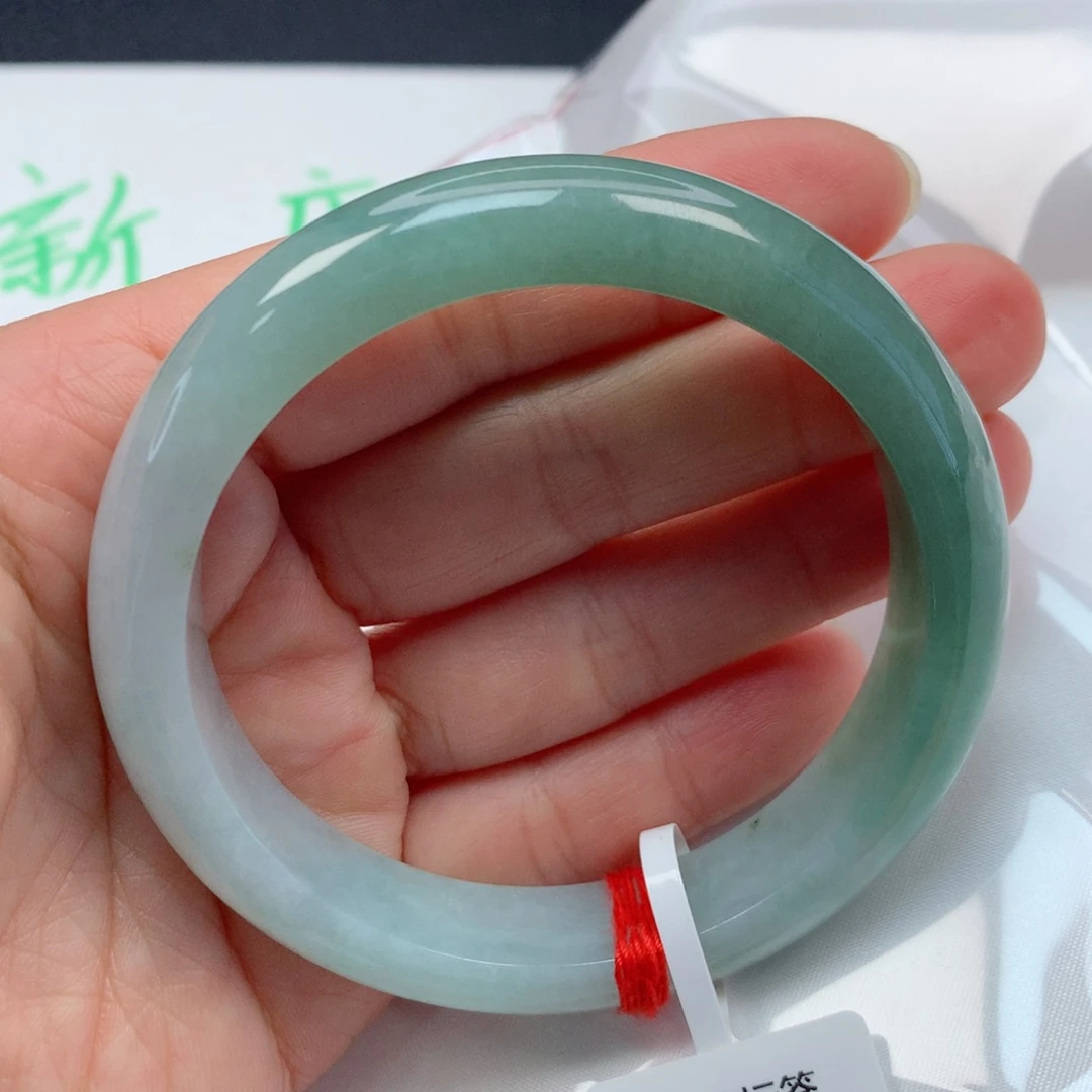 翡翠手镯未镶嵌59圈