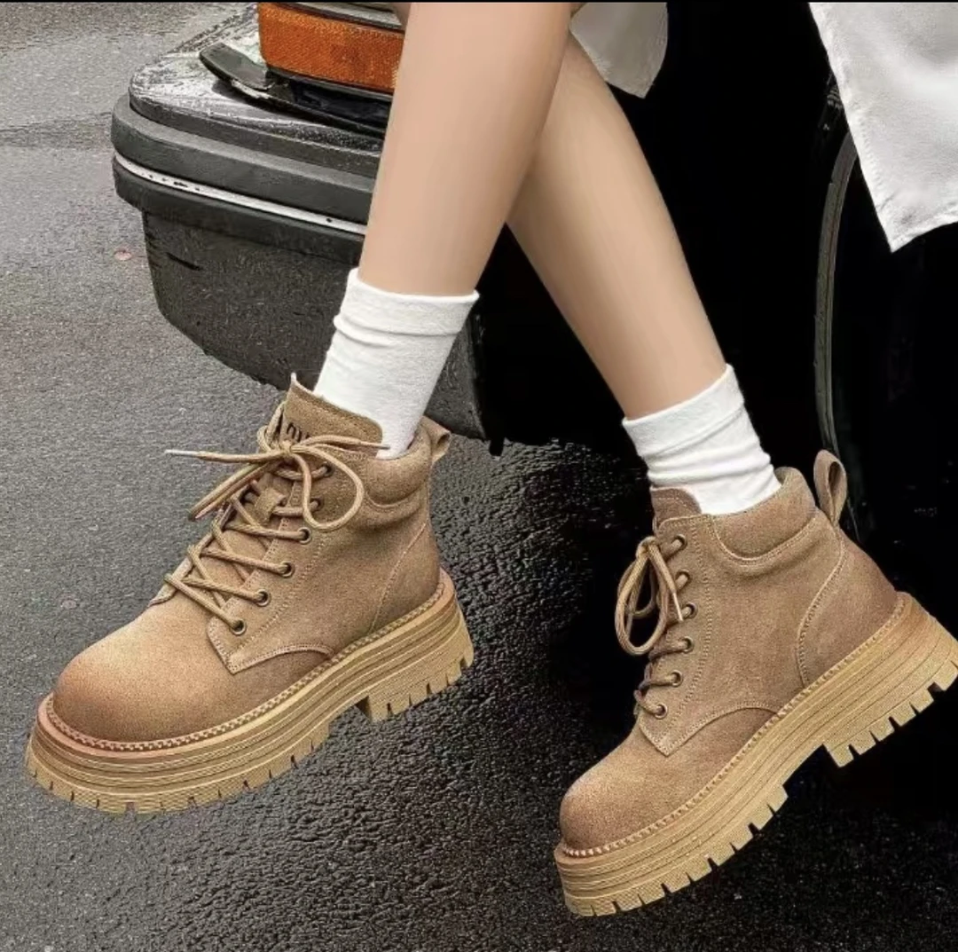 安妮黑豹#7291福利超纤反绒4.5厘米粗跟绑带马丁靴