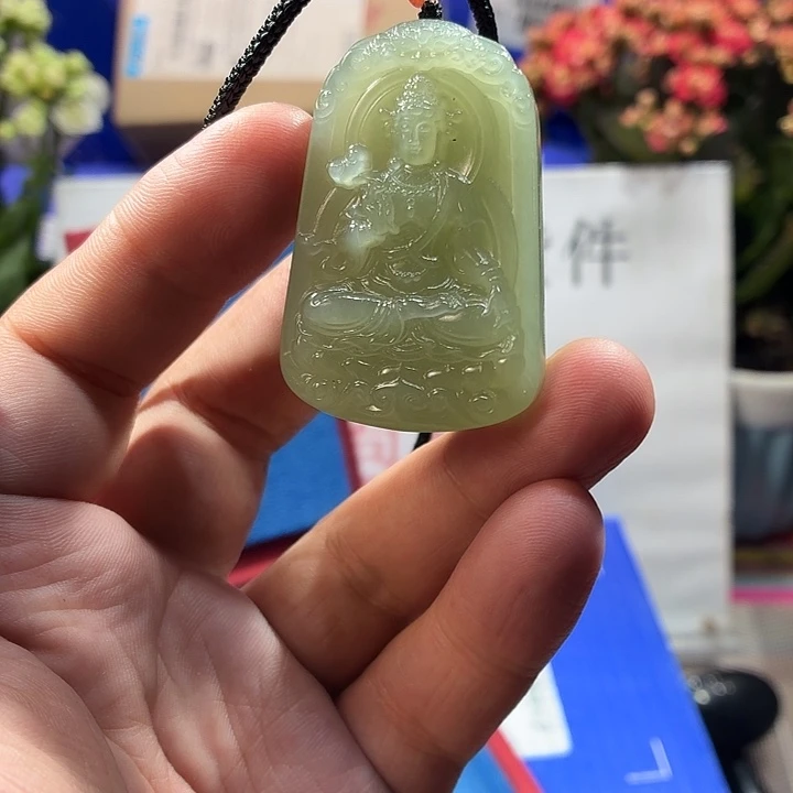 颈饰未镶嵌和田玉（糖玉）