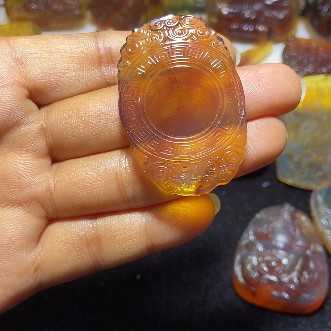 琥珀未镶嵌颈饰仿古牌-39